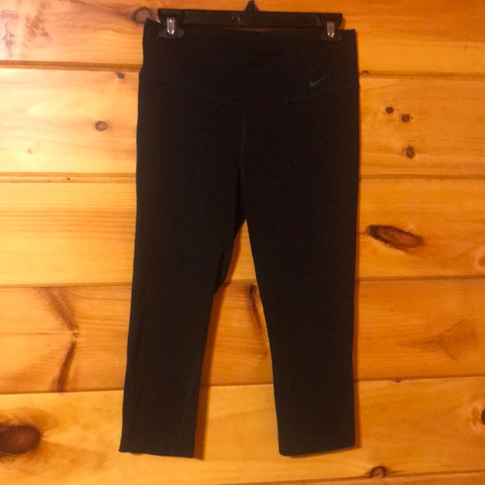 Nike cropped leggings